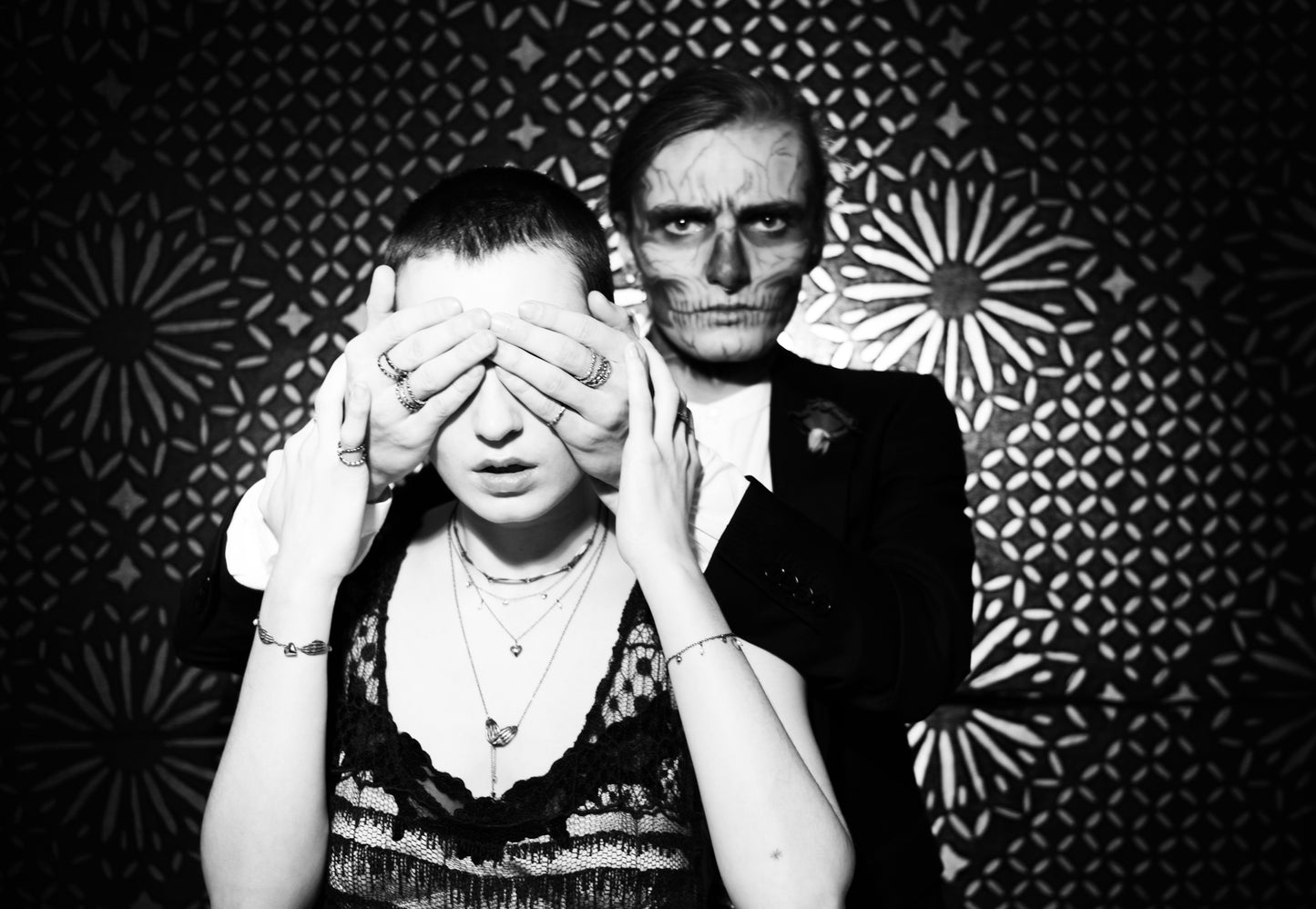 Milagros - bracelet - silver hands and gold heart