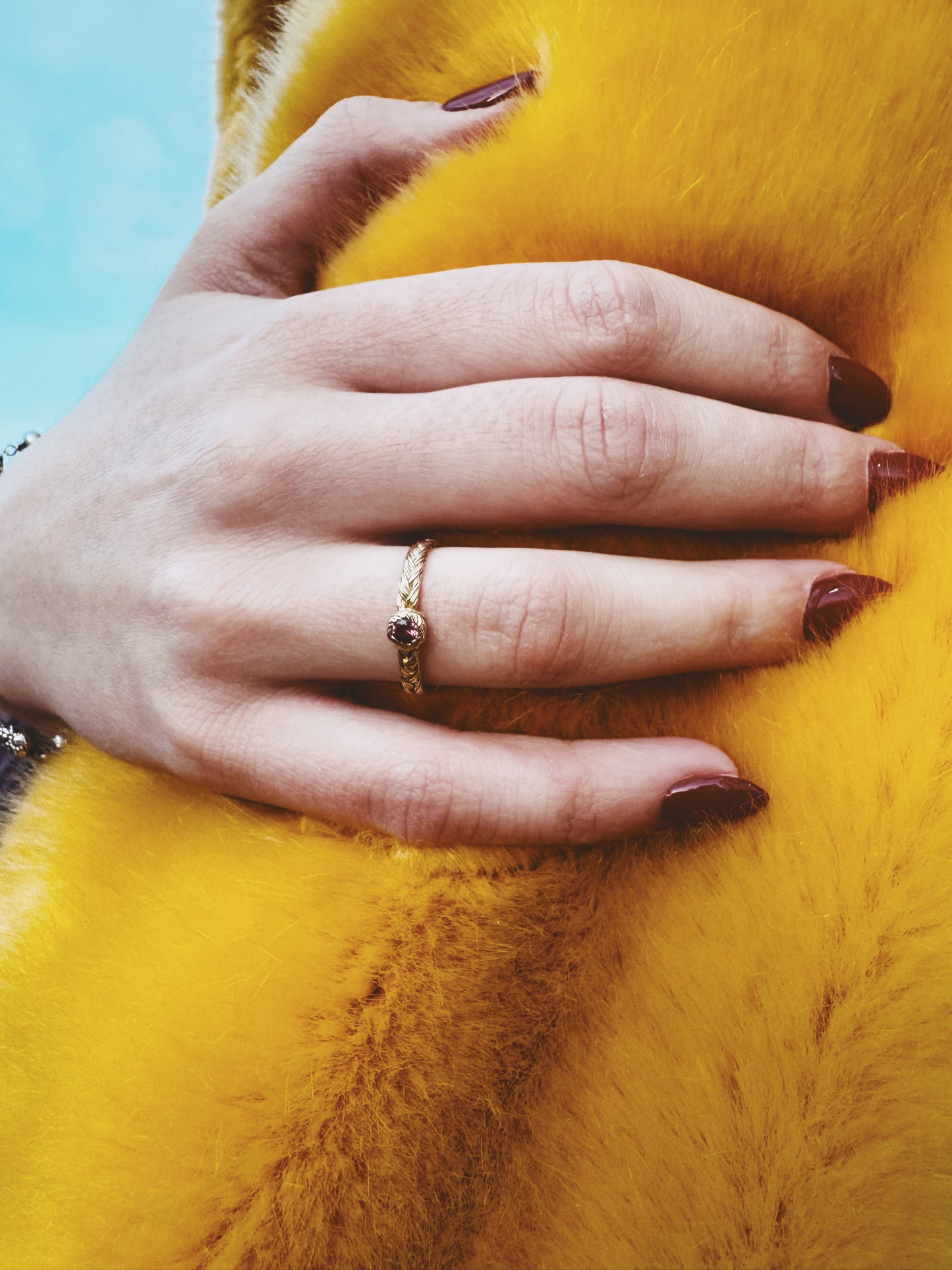 Braid ring - 18 ct. gold with diamond or ruby
