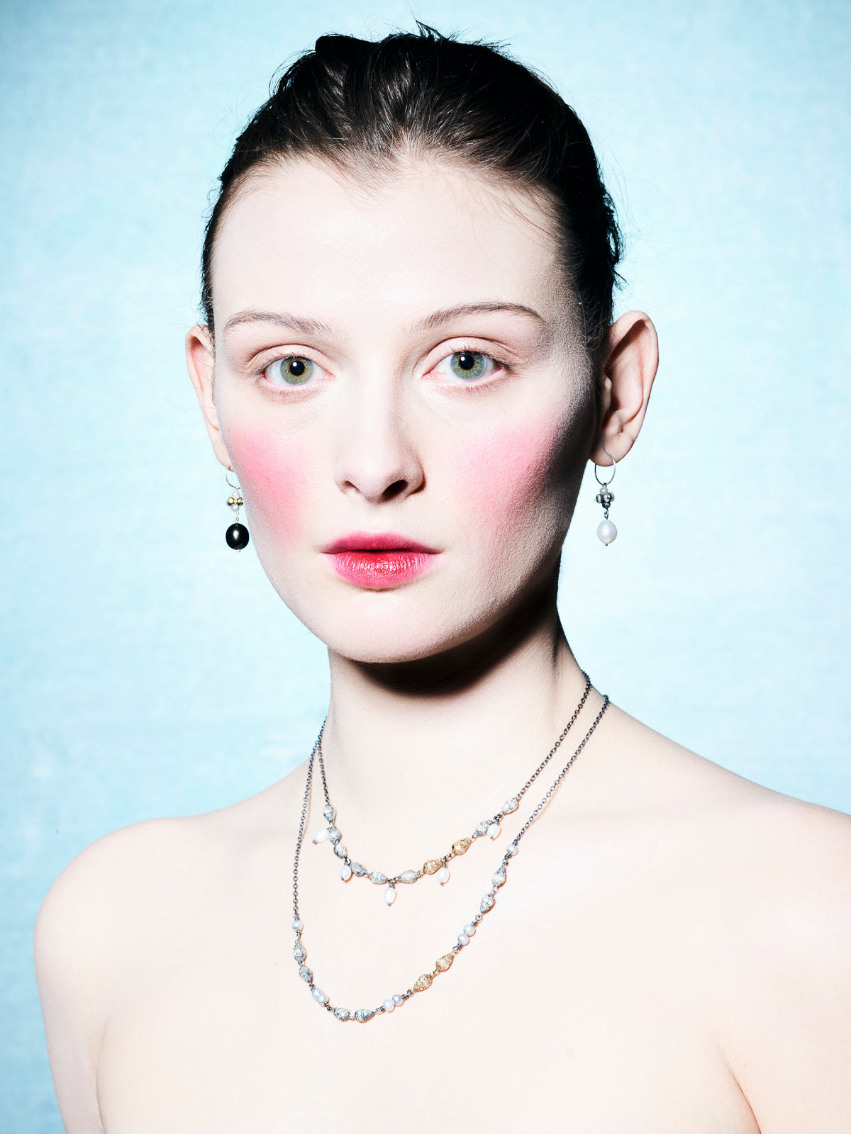 Sea earring - gold hoop with big black pearl