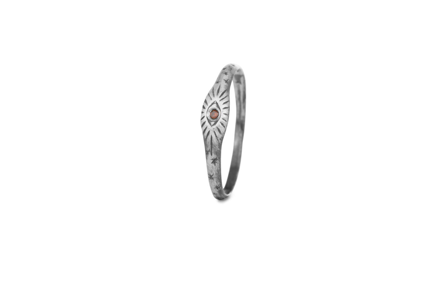 TÁKN / SYMBOLS - Ring. Thin silver ring with eye