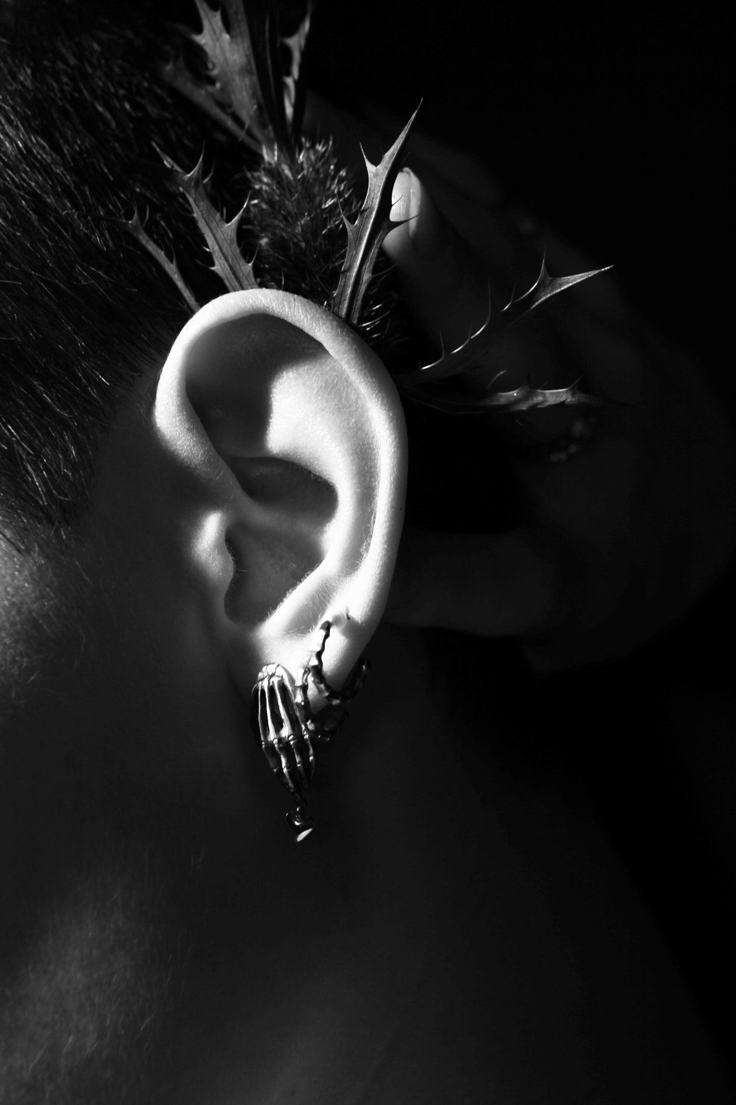 Milagros - earrings -  medium silver spine with pearls